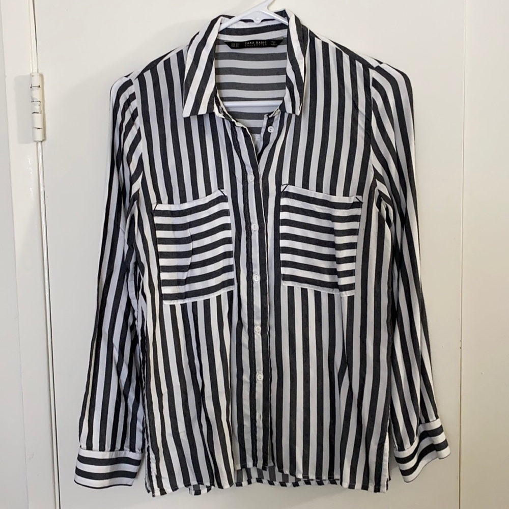 Zara Black and white button down. Size XS
